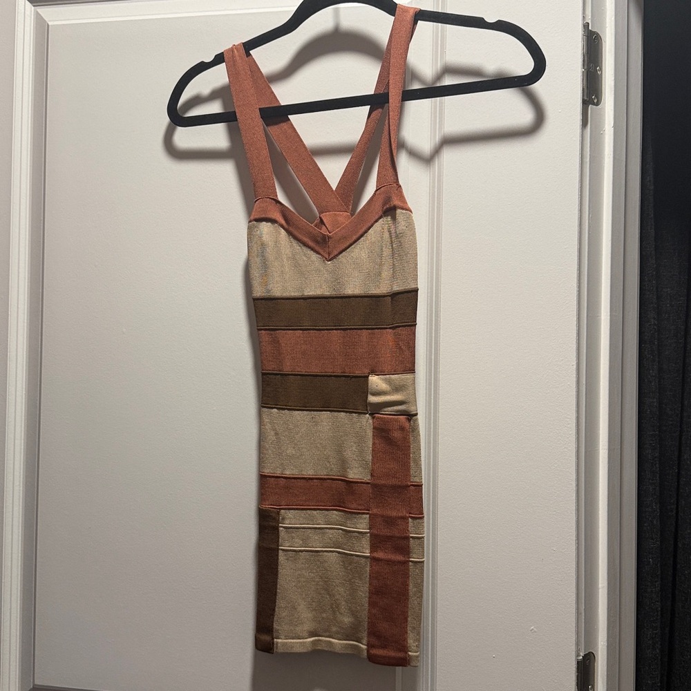 Bebe Sleeveless Dress in Rust and Beige